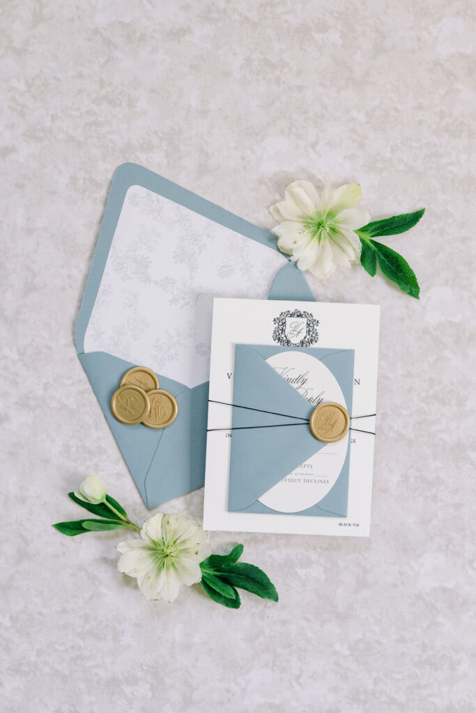 Envelope liner with bundled wedding invitation suite